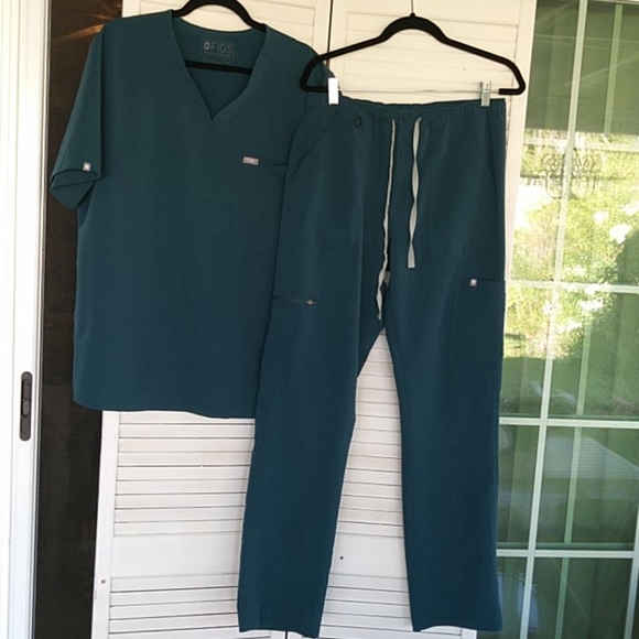 Figs Other - Figs Technical Collection Top & Pant Scrub Set